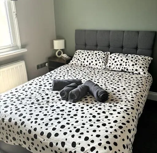 The One-Bedroom Central Brighton Retreat